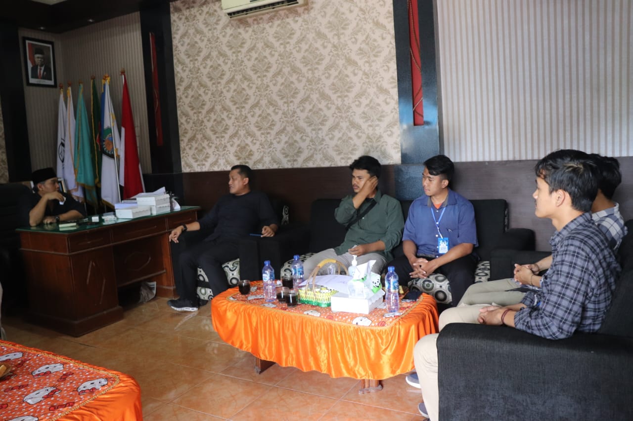 Diskusi-Mahasiswa-Magang-Merdeka-dengan-Kepala-Dinas-KOMINFO-Banyuwangi